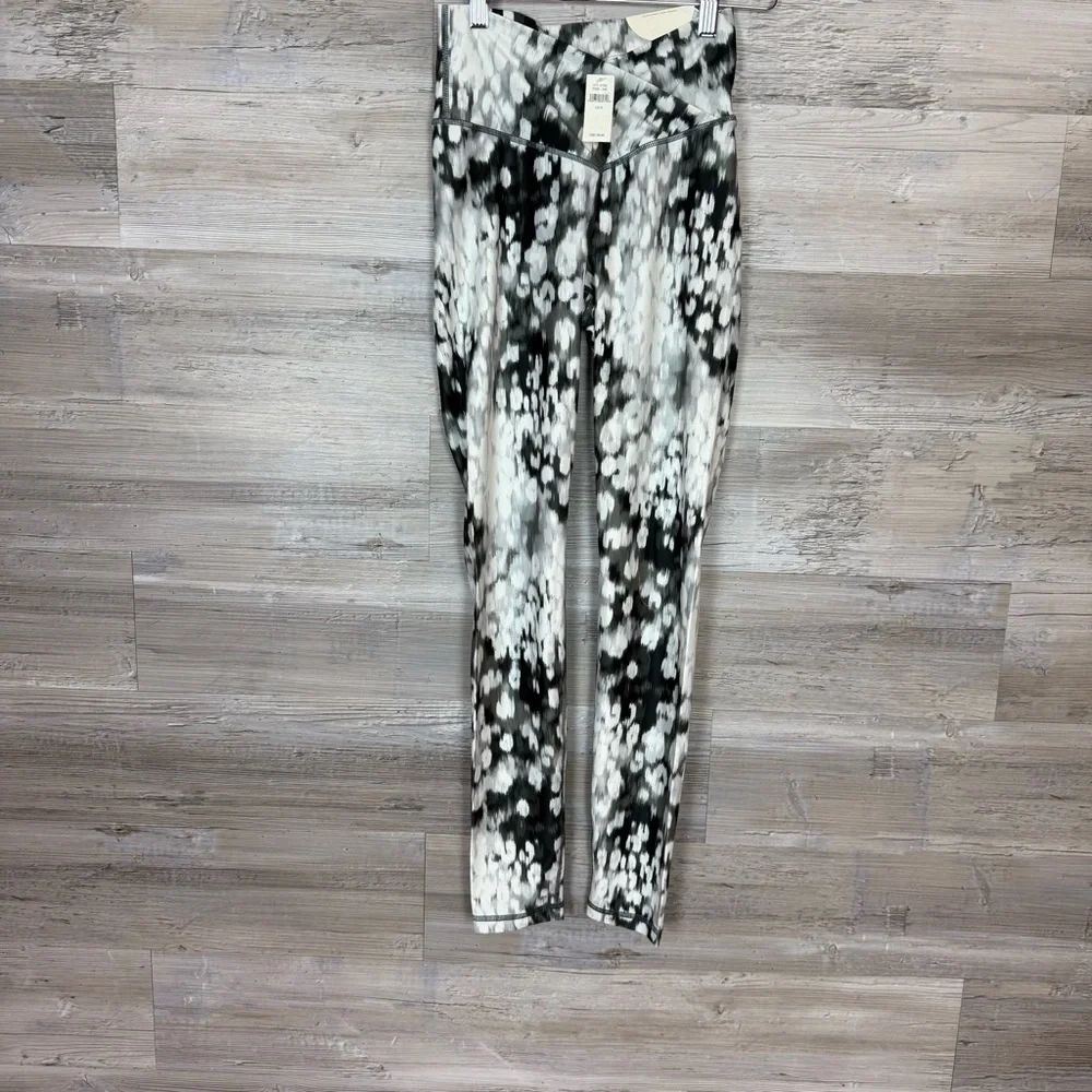 OFFLINE by Aerie Real Me Crossover Leggings 7/8 Abstract Print Small - Picture 1 of 8
